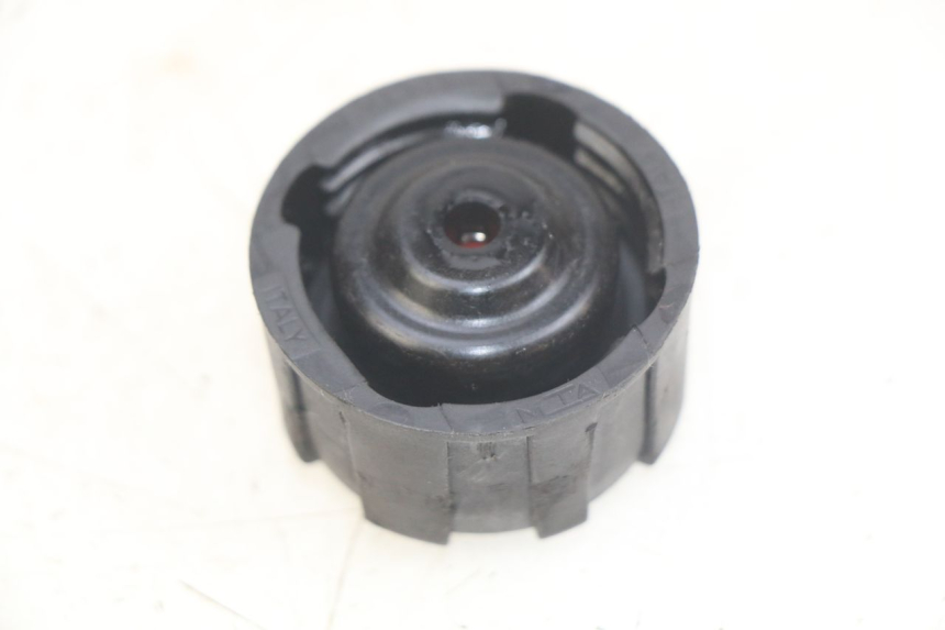 photo de TAPPO VASO ESPANSIONE GILERA GP 800 (2007 - 2013) - Zoom sullo stato d'uso