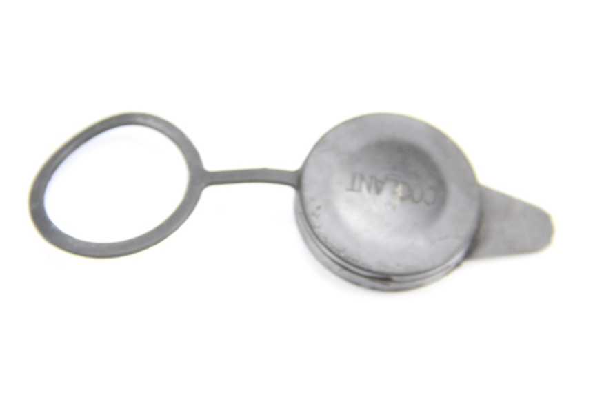 photo de TAPPO VASO ESPANSIONE SYM GTS EFI ABS 125 (2012 - 2016) - Altra angolazione