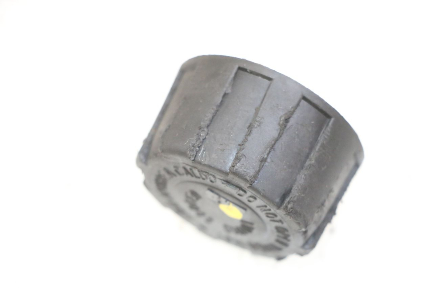 photo de TAPPO VASO ESPANSIONE PIAGGIO MP3 500 (2011 - 2015) - Zoom sullo stato d'uso