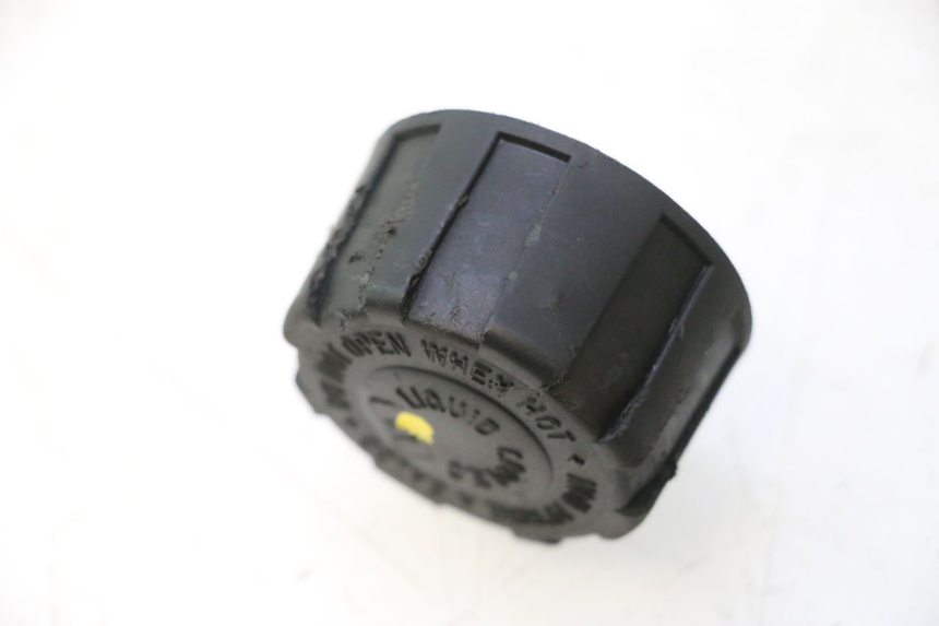 photo de TAPPO VASO ESPANSIONE PIAGGIO MP3 500 (2011 - 2015) - Altra angolazione