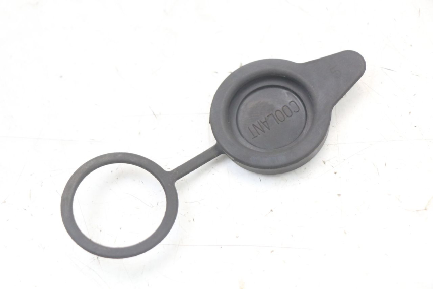 photo de VASO ESPANSIONE TAPPO PEUGEOT BELVILLE 125 (2017 - 2021) - Altra angolazione