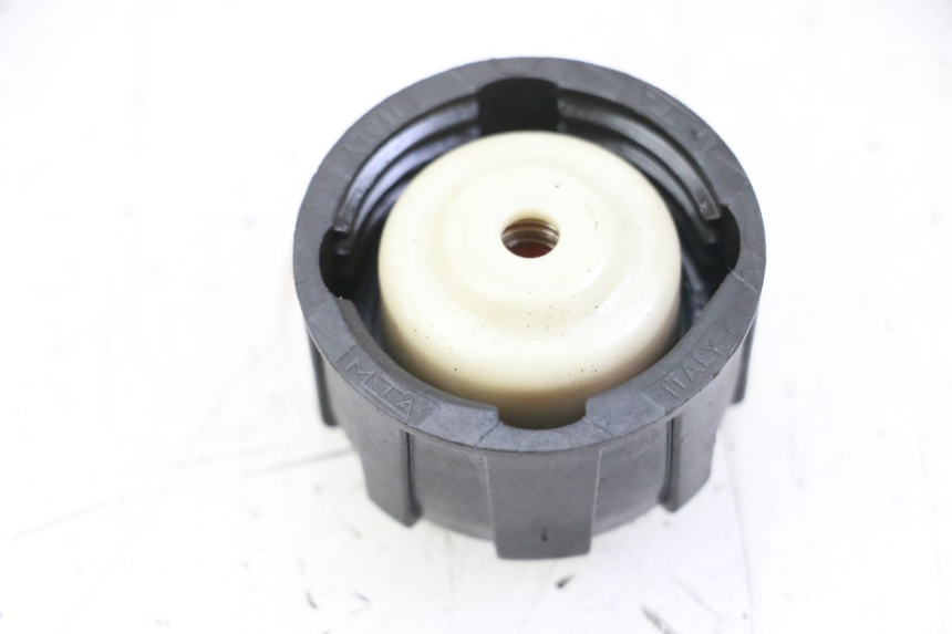 photo de Tappo serbatoio espansione PIAGGIO BEVERLY 125 (1998 - 2005) - Dettaglio del componente