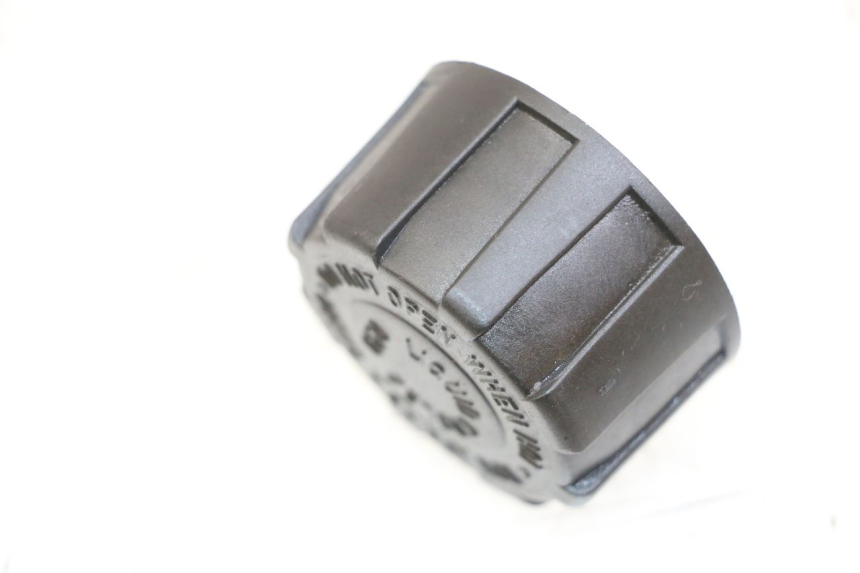 photo de Tappo serbatoio espansione PIAGGIO BEVERLY 125 (1998 - 2005) - Zoom sullo stato d'uso