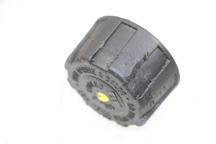 photo de TAPPO VASO ESPANSIONE PIAGGIO MP3 LT 400 (2007 - 2012) - Zoom sullo stato d'uso