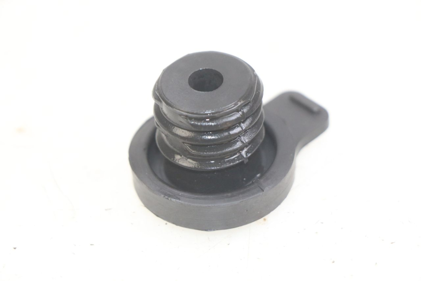 photo de TAPPO VASO ESPANSIONE APRILIA SCARABEO LIGHT 125 (2007 - 2011) - Dettaglio del componente