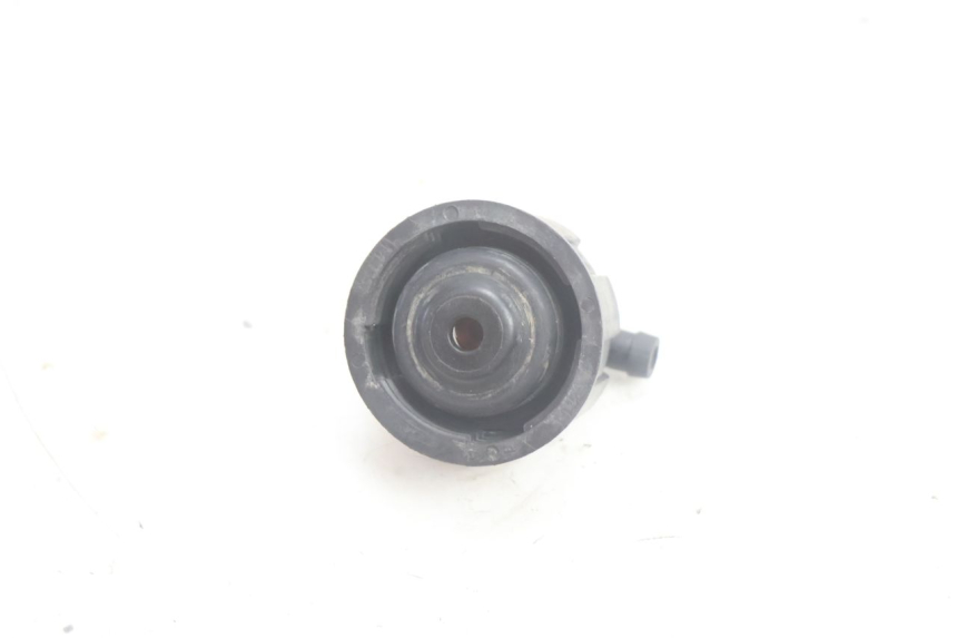 photo de TAPPO VASO ESPANSIONE YAMAHA YP MAJESTY 125 (2002 - 2006) - Zoom sullo stato d'uso