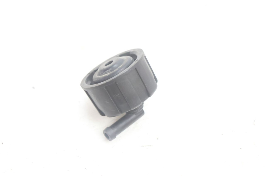 photo de TAPPO VASO ESPANSIONE YAMAHA YP MAJESTY 125 (2002 - 2006) - Altra angolazione