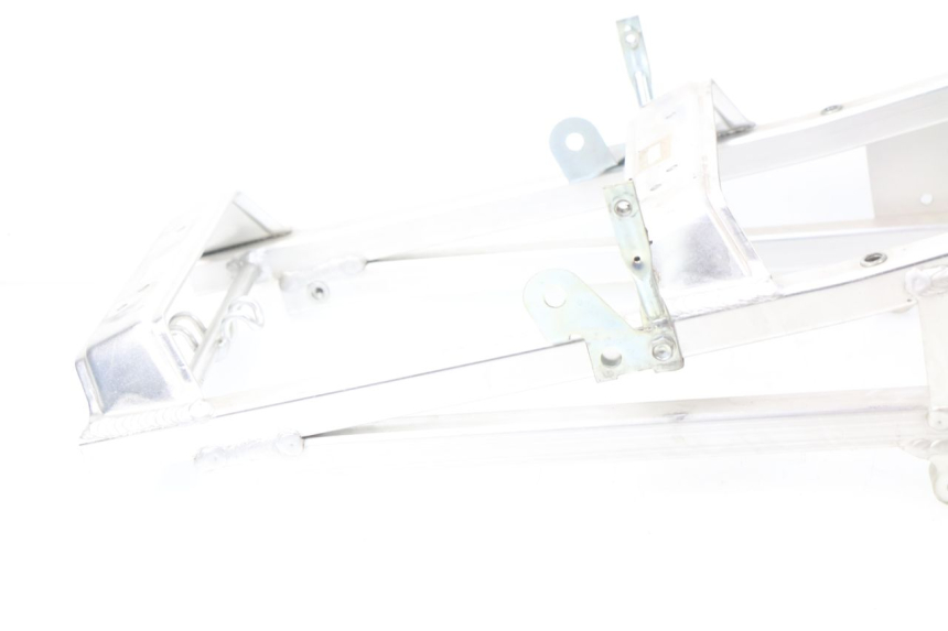 photo de Anello telaio posteriore HONDA CBR 919 RR FIREBLADE 900 (1998 - 1999) - Primo piano tecnico