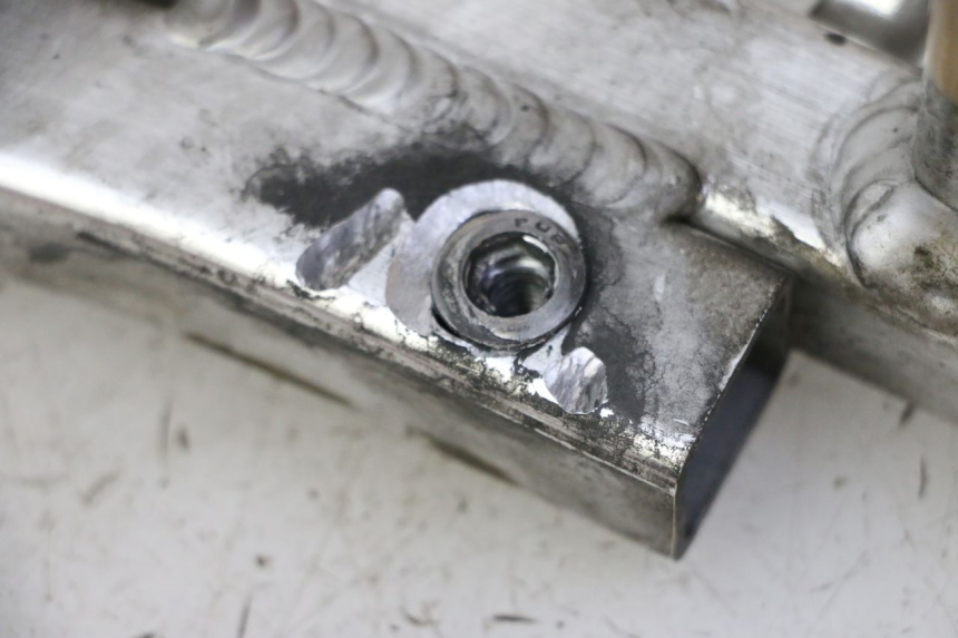 photo de TELAIETTO POSTERIORE HONDA CBR RR FIREBLADE 900 (1992 - 1994) - Altra angolazione