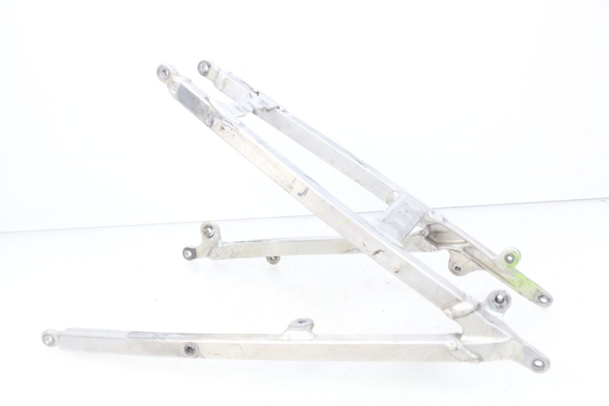 photo de BOUCLE TELAIO POSTERIORE SUZUKI RM-Z RMZ 250 (2010 - 2016) - Primo piano tecnico