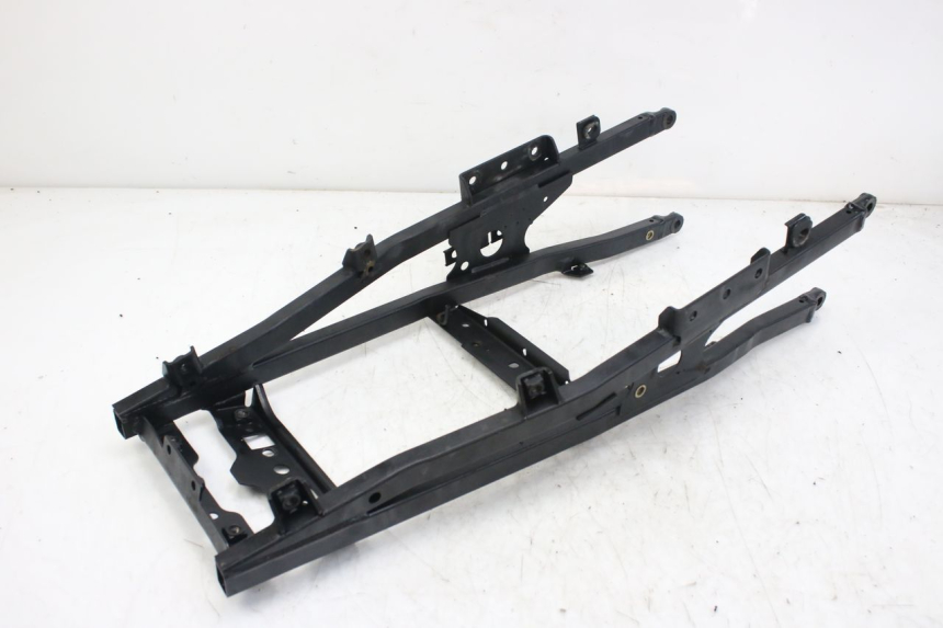 photo de BOUCLE TELAIO POSTERIORE TRIUMPH SPRINT ST 955 (1999 - 2001) - Primo piano tecnico