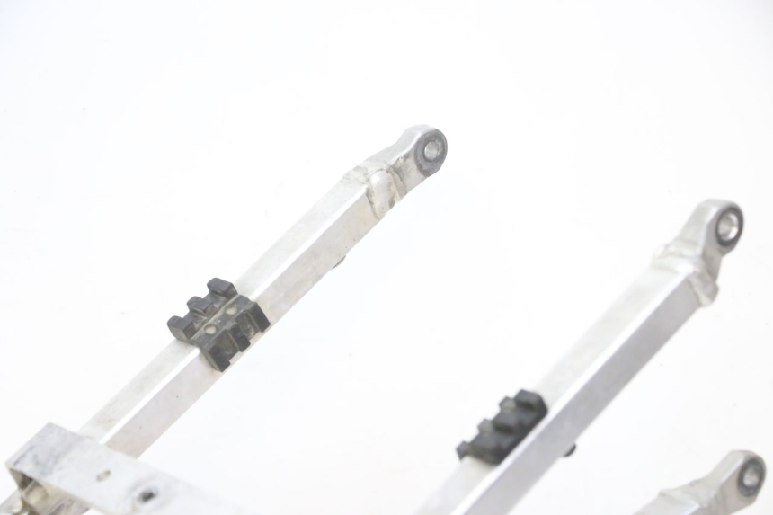 photo de TELAIETTO POSTERIORE YAMAHA YZ-F YZF 250 (2014 - 2018) - Stato della superficie e materiale