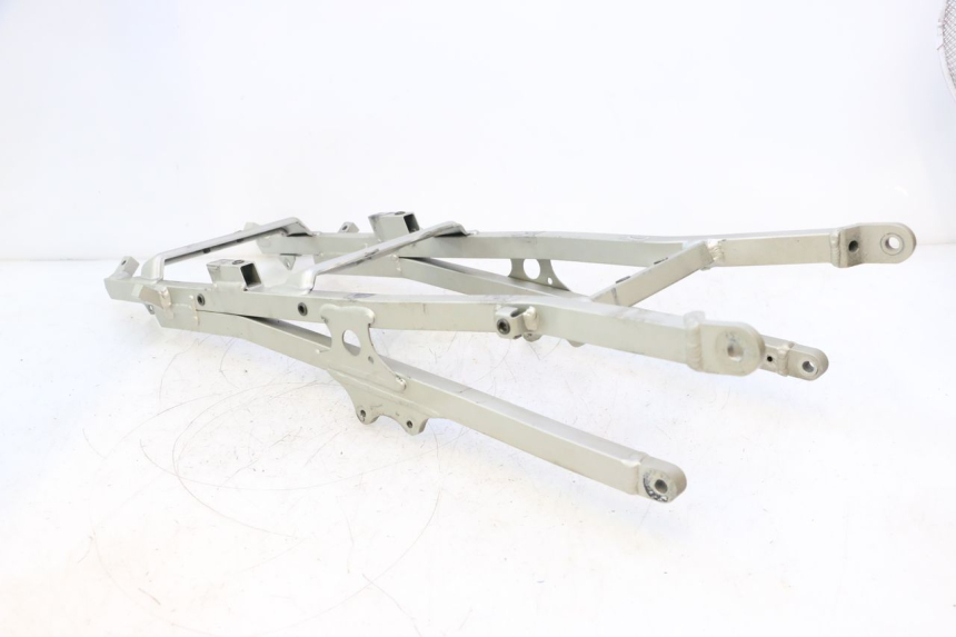 photo de TELAIETTO POSTERIORE KAWASAKI ZX-6R ZX6R 600 (2000 - 2002) - Primo piano tecnico