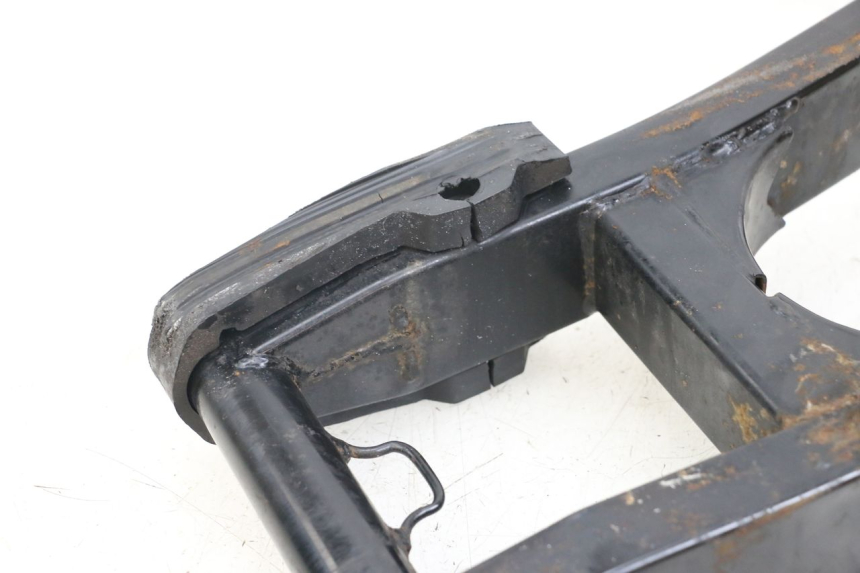 photo de Braccio oscillante HYOSUNG GV AQUILA 125 (2000 - 2009) - Stato della superficie e materiale