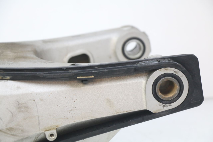 photo de BRACCIO OSCILLANTE HONDA CB R 1000 (2018 - 2023) - Zoom sui componenti