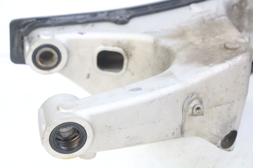 photo de BRACCIO OSCILLANTE HONDA CB R 1000 (2018 - 2023) - Ricambio usato controllato