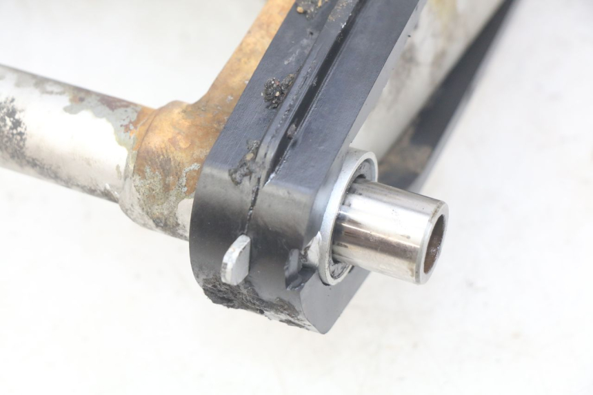 photo de BRACCIO OSCILLANTE HONDA CBR F SC25 1000 (1989 - 1992) - Dettaglio del componente