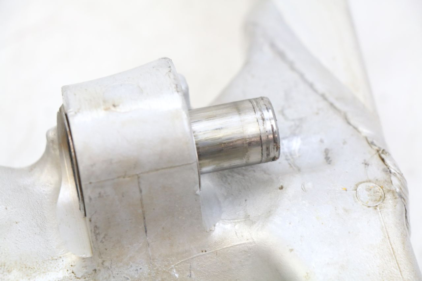 photo de BRACCIO OSCILLANTE HONDA CR 80 (2001 - 2003) - Primo piano tecnico