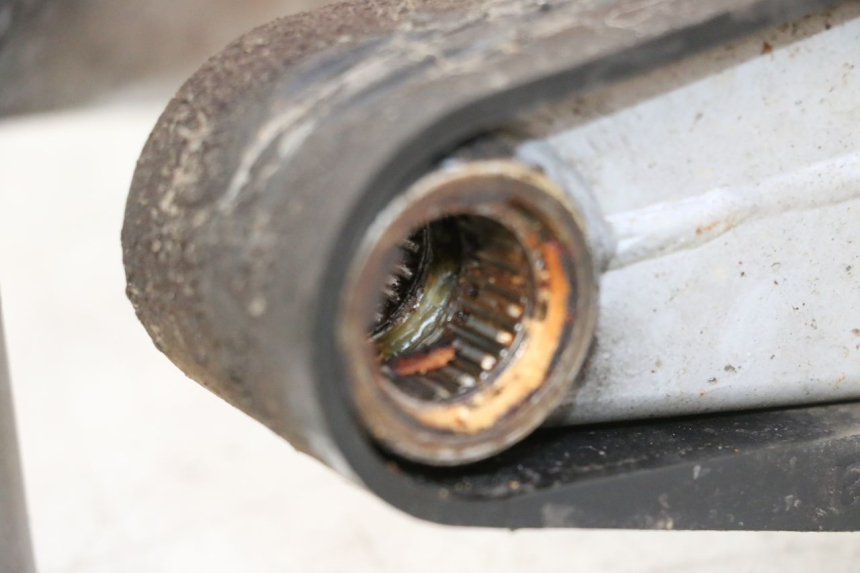 photo de FORCELLONE APRILIA ETX 125 (1998 - 2002) - Dettagli dei punti di fissaggio