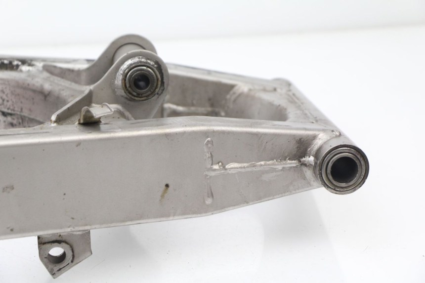 photo de Braccio oscillante SUZUKI GSF N BANDIT 600 (2000 - 2004) - Altra angolazione