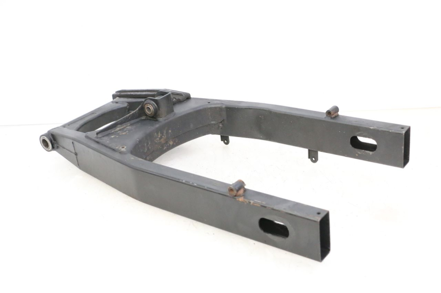 photo de FORCELLONE SUZUKI GSR 750 (2011 - 2017) - Zoom sui componenti