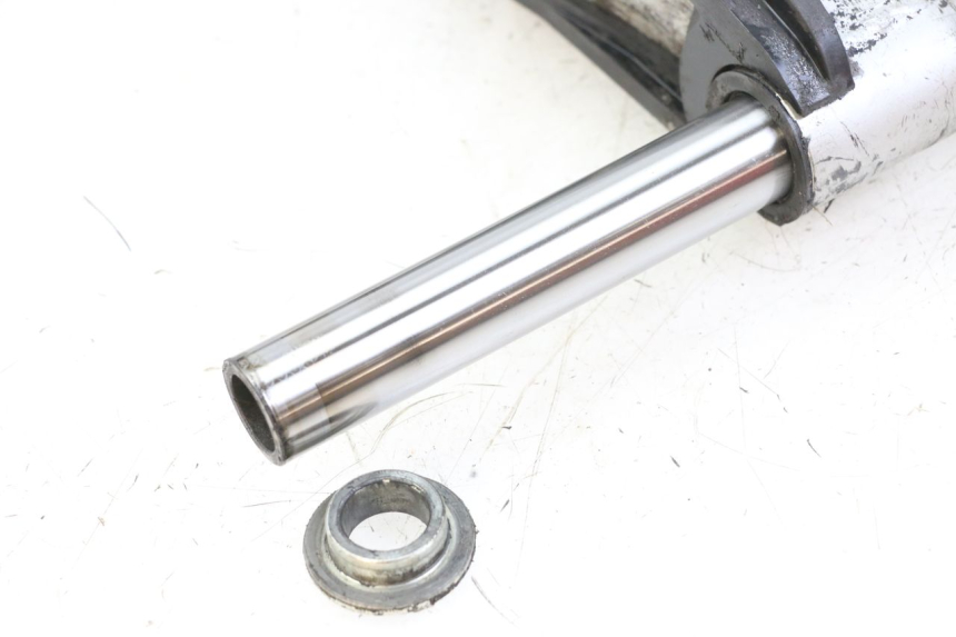 photo de BRACCIO OSCILLANTE KAWASAKI ZR7 ZR-7 S 750 (1999 - 2004) - Stato della superficie e materiale