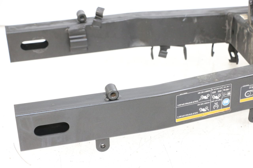 photo de FORCELLONE KAWASAKI NINJA 400 (2018 - 2023) - Marcature e riferimenti originali