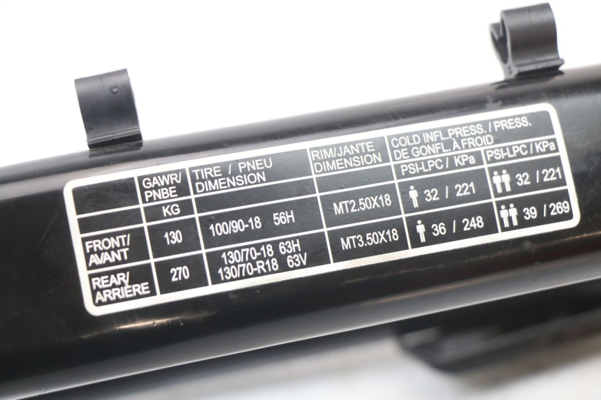 photo de FORCELLONE ROYAL ENFIELD CONTINENTAL GT 650 (2019 - 2024) - Zoom sullo stato d'uso