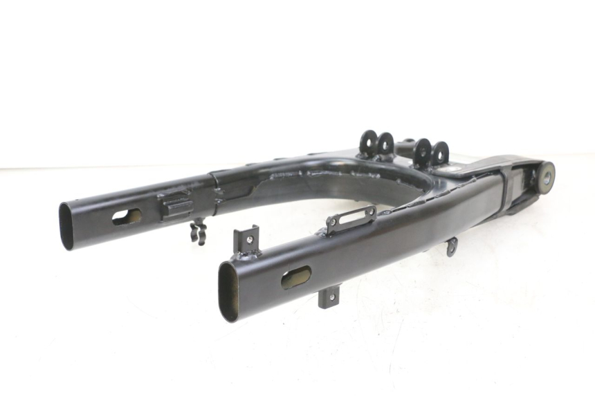 photo de FORCELLONE ROYAL ENFIELD SCRAM 411 (2022 - 2024) - Dettagli dei punti di fissaggio