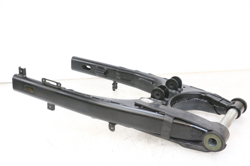 photo de FORCELLONE ROYAL ENFIELD SCRAM 411 (2022 - 2024) - Stato della superficie e materiale