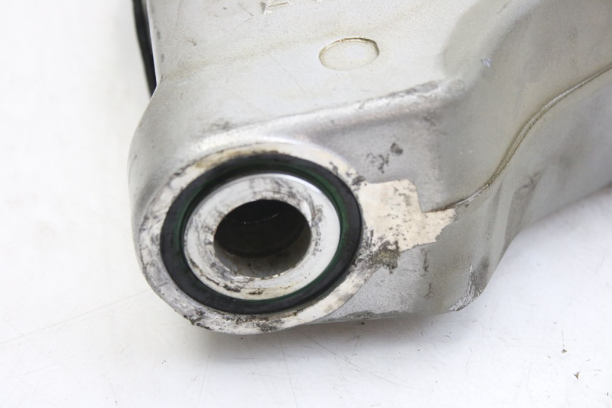 photo de BRACCIO OSCILLANTE TRIUMPH SPRINT ST 955 (1999 - 2001) - Zoom sullo stato d'uso