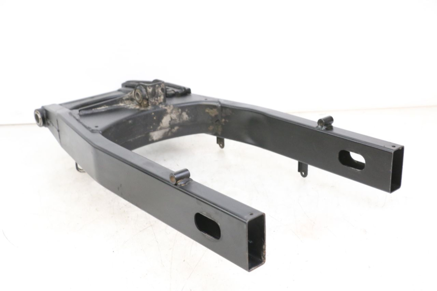 photo de FORCELLONE SUZUKI GSR 750 (2011 - 2017) - Dettagli dei punti di fissaggio