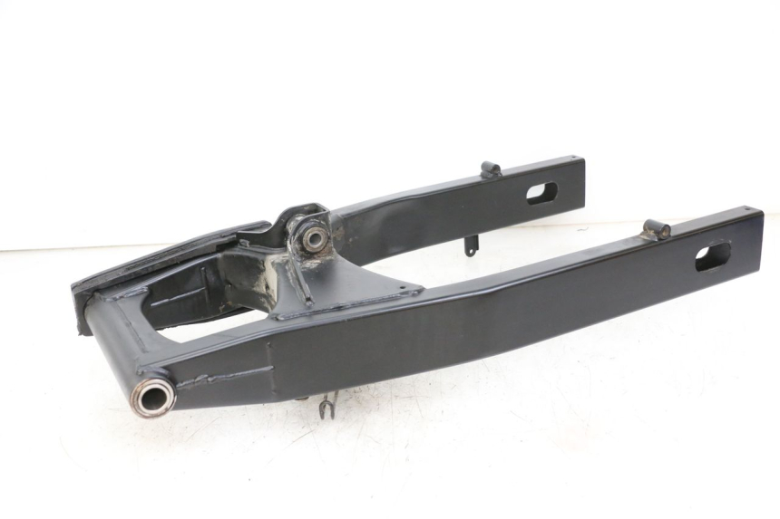 photo de FORCELLONE SUZUKI GSR 750 (2011 - 2017) - Stato della superficie e materiale