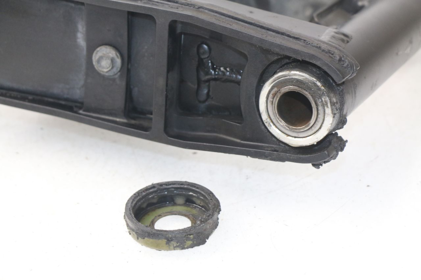 photo de Braccio oscillante YAMAHA TDM ABS 900 (2002 - 2014) - Dettaglio del componente