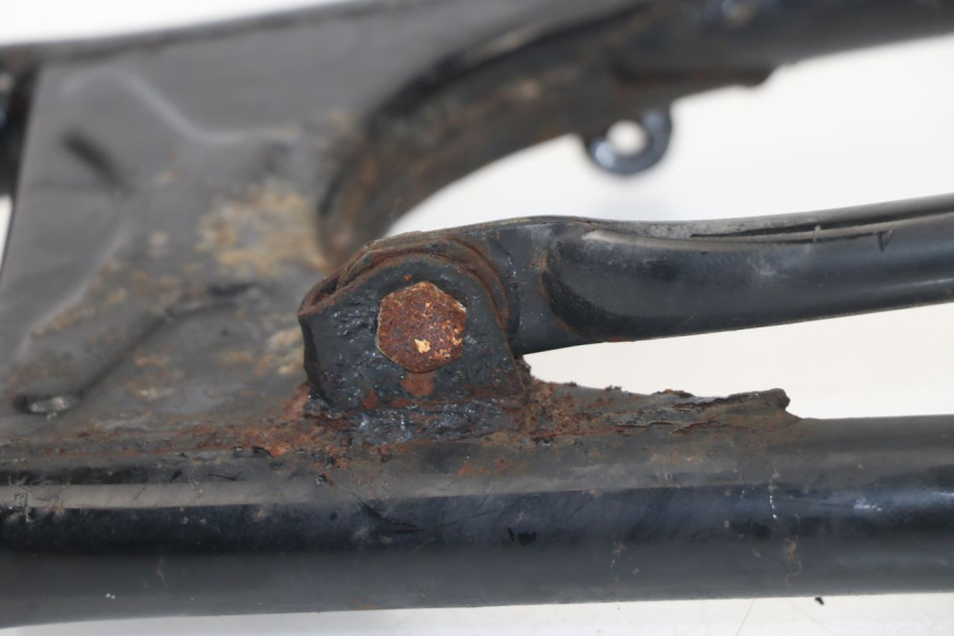 photo de Braccio oscillante SUZUKI TU X TUX VOLTY 125 (1999 - 2001) - Dettagli dei punti di fissaggio