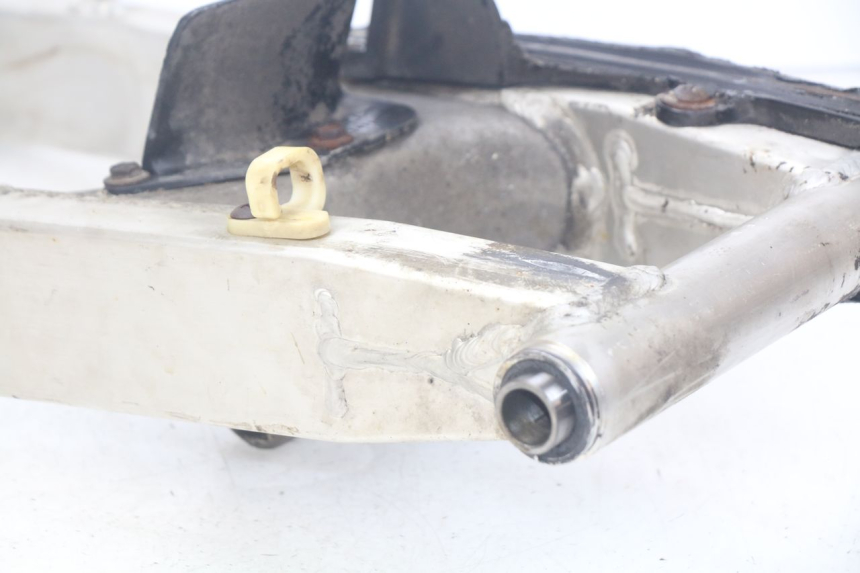 photo de BRACCIO OSCILLANTE SUZUKI XF FREEWIND 650 (1997 - 2003) - Stato della superficie e materiale
