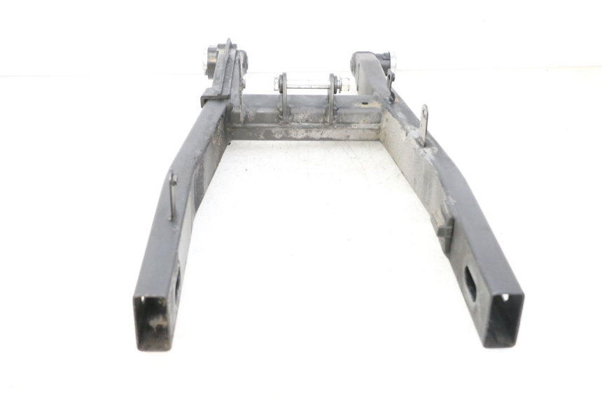 photo de FORCELLONE YAMAHA XJ6 ABS 600 (2008 - 2016) - Dettagli dei punti di fissaggio