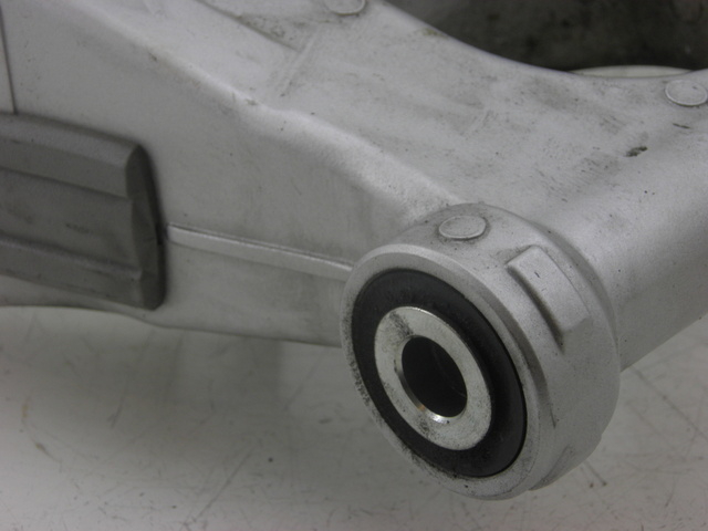 photo de Braccio oscillante YAMAHA FJR 1300 (2004 - 2005) - Dettaglio del componente