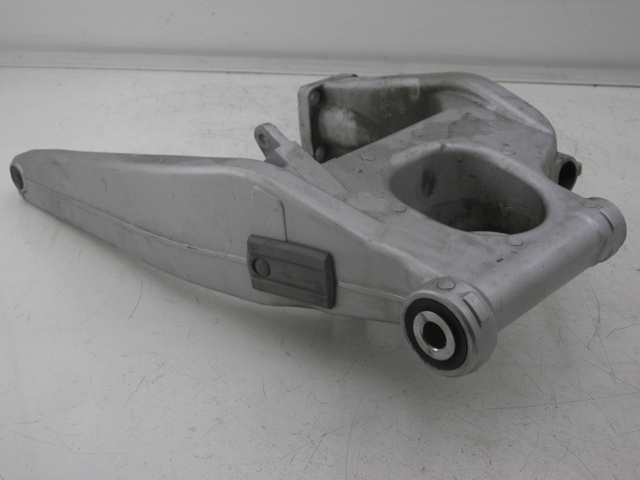 photo de Braccio oscillante YAMAHA FJR 1300 (2004 - 2005) - Stato della superficie e materiale