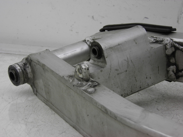 photo de Braccio oscillante YAMAHA FZS FAZER 600 (1998 - 2001) - Altra angolazione