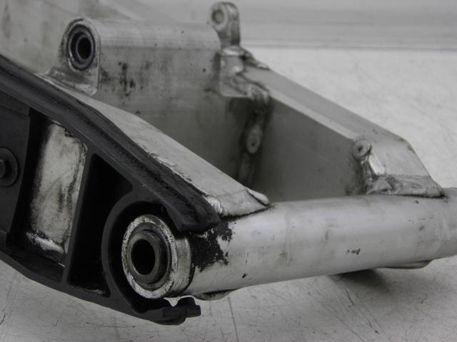 photo de Braccio oscillante YAMAHA FZS FAZER 600 (1998 - 2001) - Primo piano tecnico