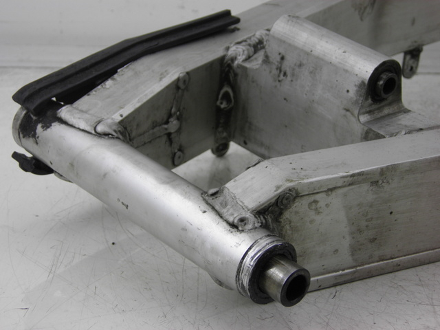 photo de Braccio oscillante YAMAHA FZS FAZER 600 (1998 - 2001) - Ricambio usato controllato