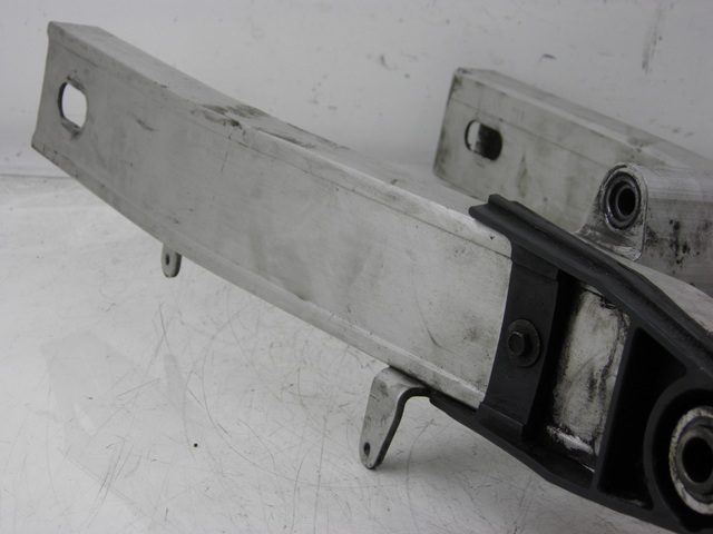 photo de Braccio oscillante YAMAHA FZS FAZER 600 (1998 - 2001) - Marcature e riferimenti originali