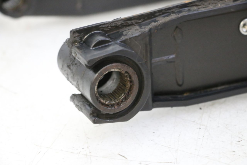 photo de FORCELLONE YAMAHA XJ6 600 (2008 - 2016) - Marcature e riferimenti originali