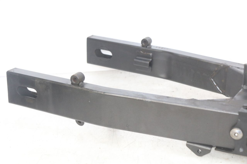 photo de BRACCIO OSCILLANTE KAWASAKI Z 750 (2007 - 2013) - Stato della superficie e materiale