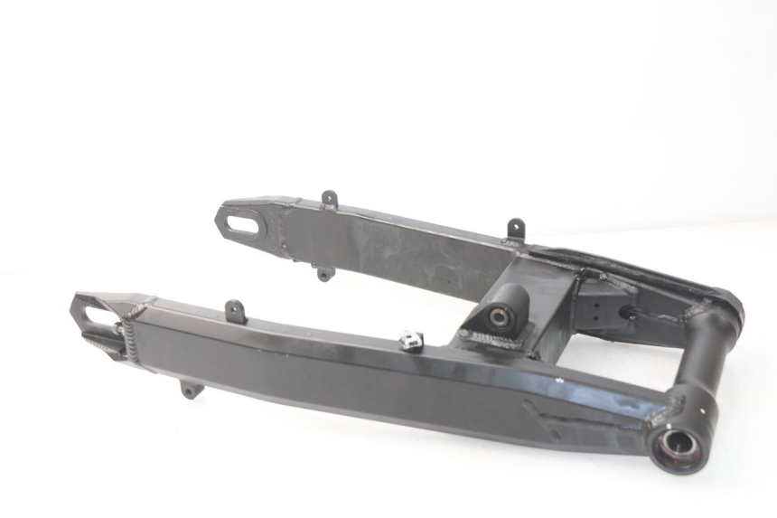 photo de Braccio oscillante KAWASAKI Z Z900 900 (2017 - 2019) - Dettagli dei punti di fissaggio