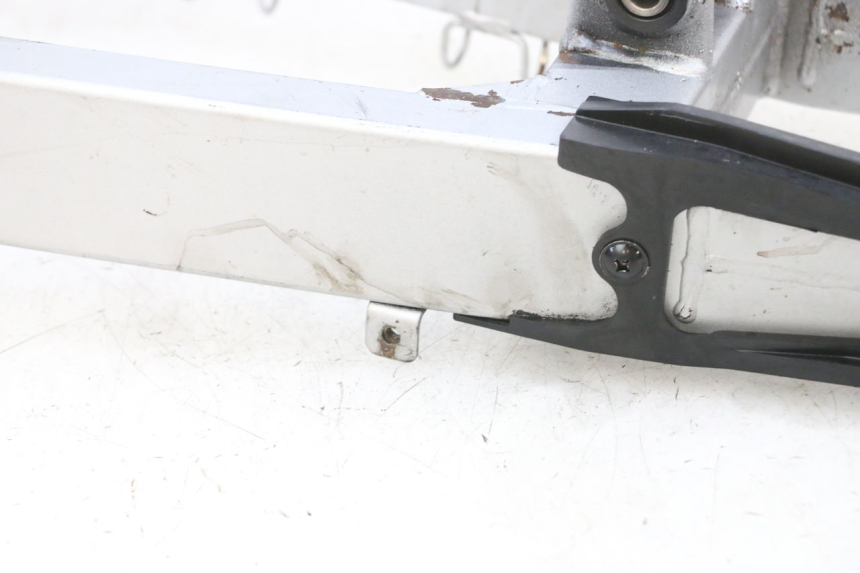 photo de FORCELLONE KAWASAKI ZR 7 750 (1999 - 2004) - Primo piano ad alta risoluzione