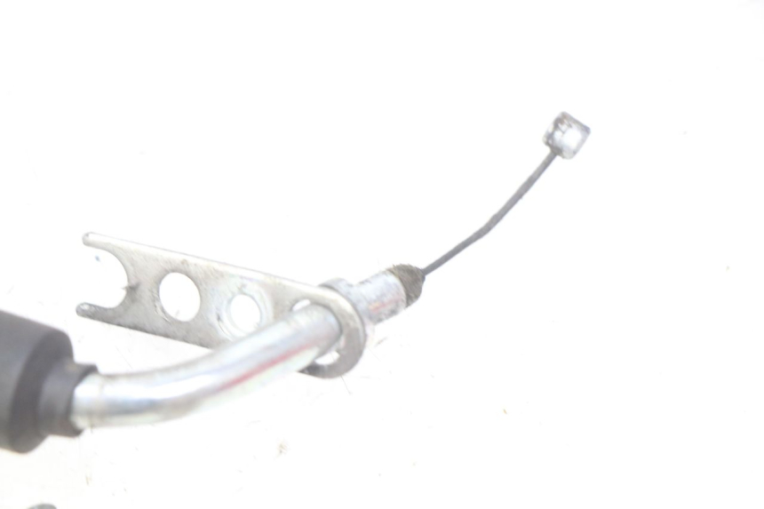 photo de CAVO DELL'ACCELERATORE SUZUKI SIXTEEN 125 (2008 - 2010) - Dettagli dei punti di fissaggio