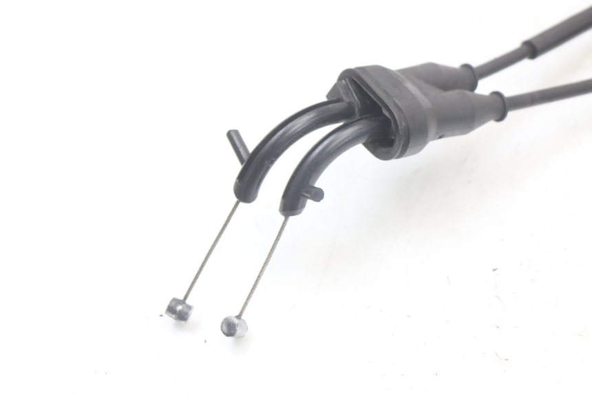 photo de CAVO ACCELERATORE YAMAHA FZ1 FAZER 1000 (2007 - 2009) - Primo piano tecnico