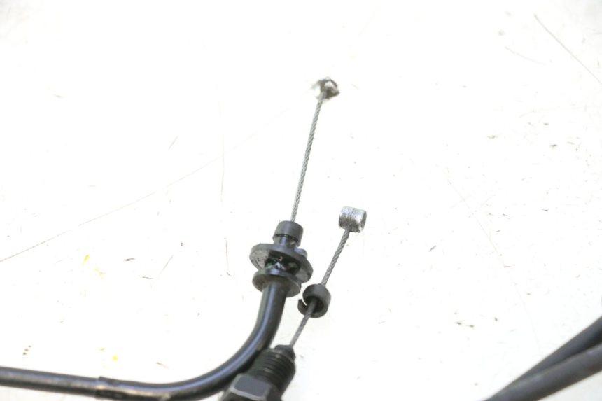 photo de CAVO ACCELERATORE PIAGGIO ZIP IGET 4T 50 (2021 - 2023) - Dettagli dei punti di fissaggio